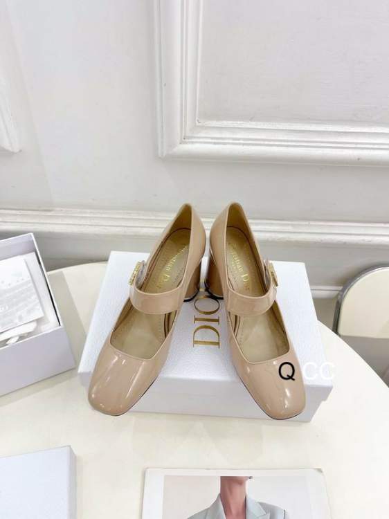 Picture of Dior Shoes _SKUDiorsz35-404CM8CMXC10033736